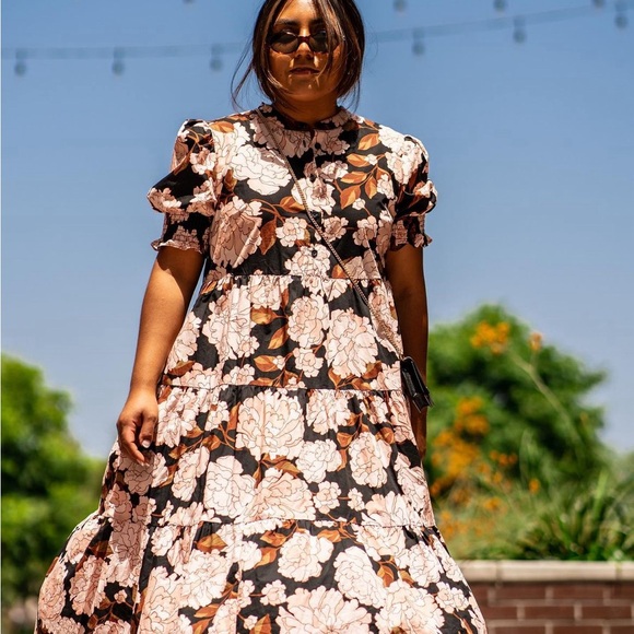 Who What Wear Dresses & Skirts - Ⓜ️Who What Wear Women's Floral Print Short Puff Sleeve Tiered Babydoll Dress